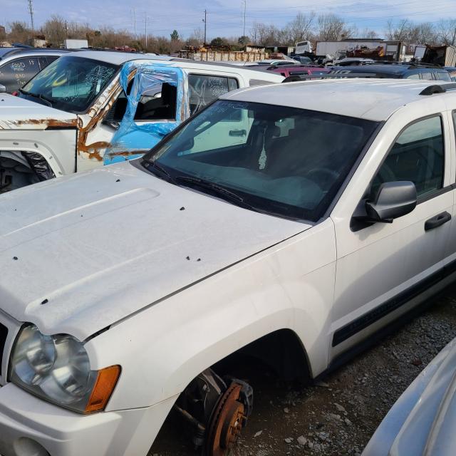 Jeep Laredo white